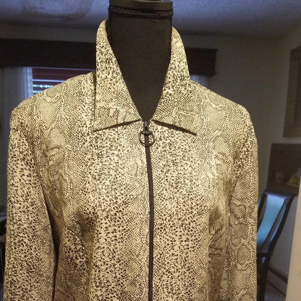 "POSITIVE ATTITUDE" SNAKE SKIN PRINT JACKET.